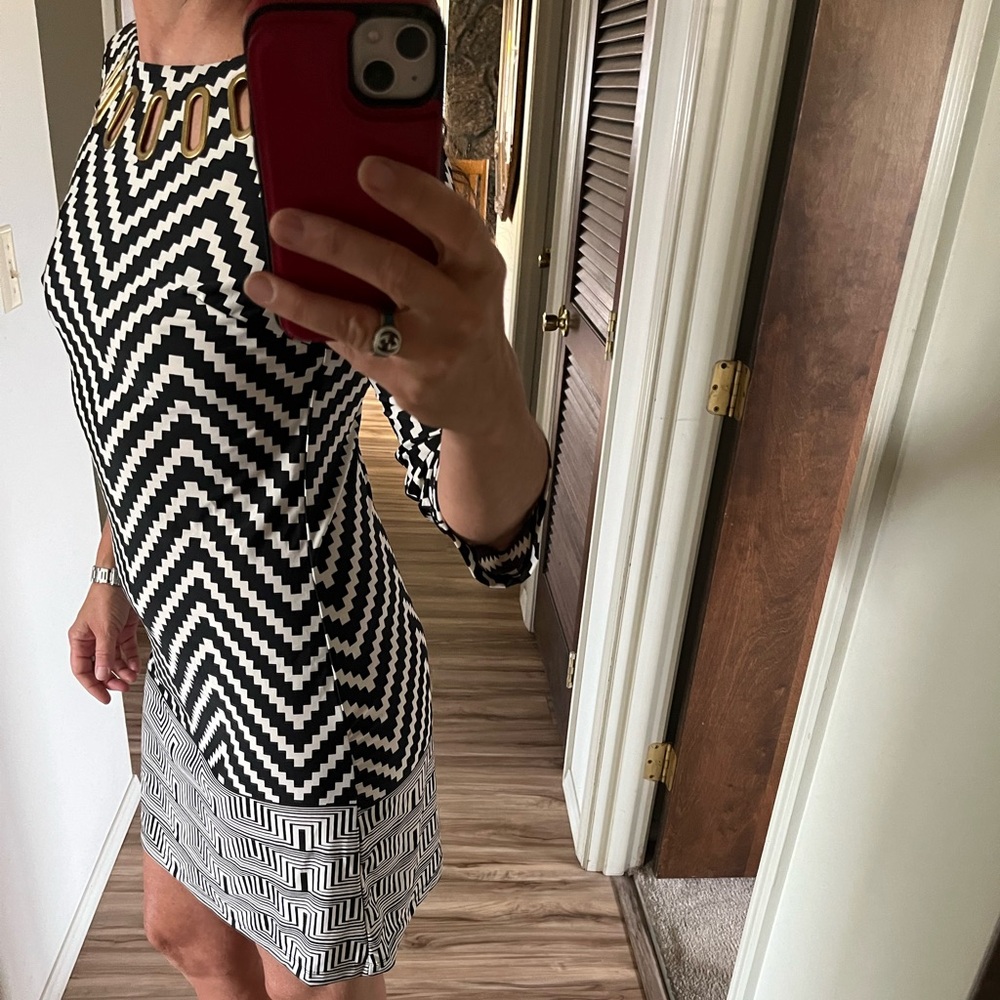 Haani Aztec retro psychedelic pattern with gold hardware Black white print Small